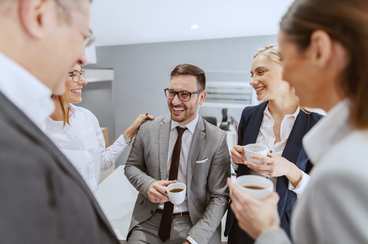 Kaffeevollautomat für Büro mit 30 Tassen am Tag